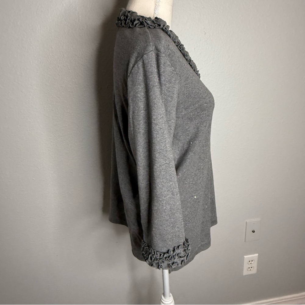 Quacker Factory Gray Ruffle V-Neck Rhinestone 3/4‎ Sleeve Cotton Top Small - Picture 2 of 5